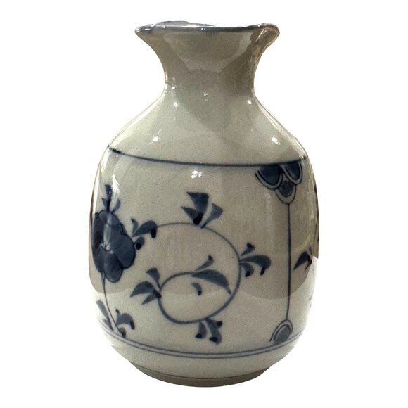 Vintage Hand-Painted Cobalt Blue & White Floral Porcelain Sake Bottle Bud Vase - Picture 1 of 8